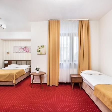 Hotel Arkadia Varşovia Exterior foto